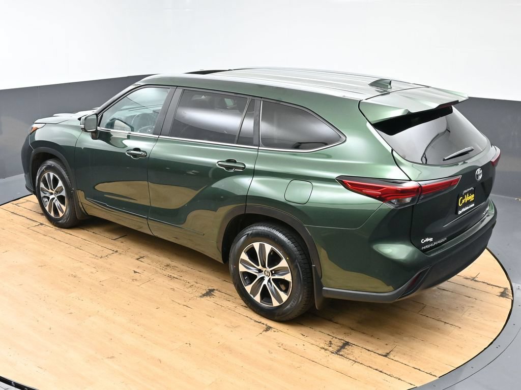 Used 2023 Toyota Highlander XLE AWD/4WD image 49
