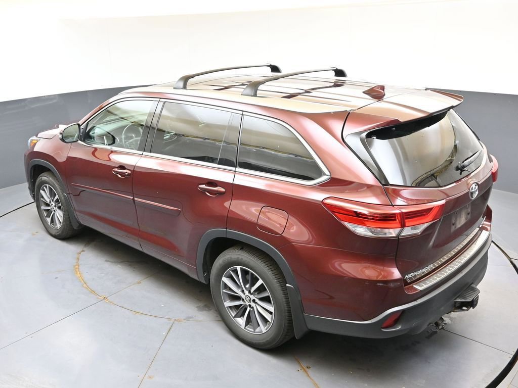 Used 2018 Toyota Highlander XLE AWD/4WD image 39