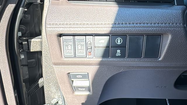 Used 2023 Honda Odyssey EX-L image 16