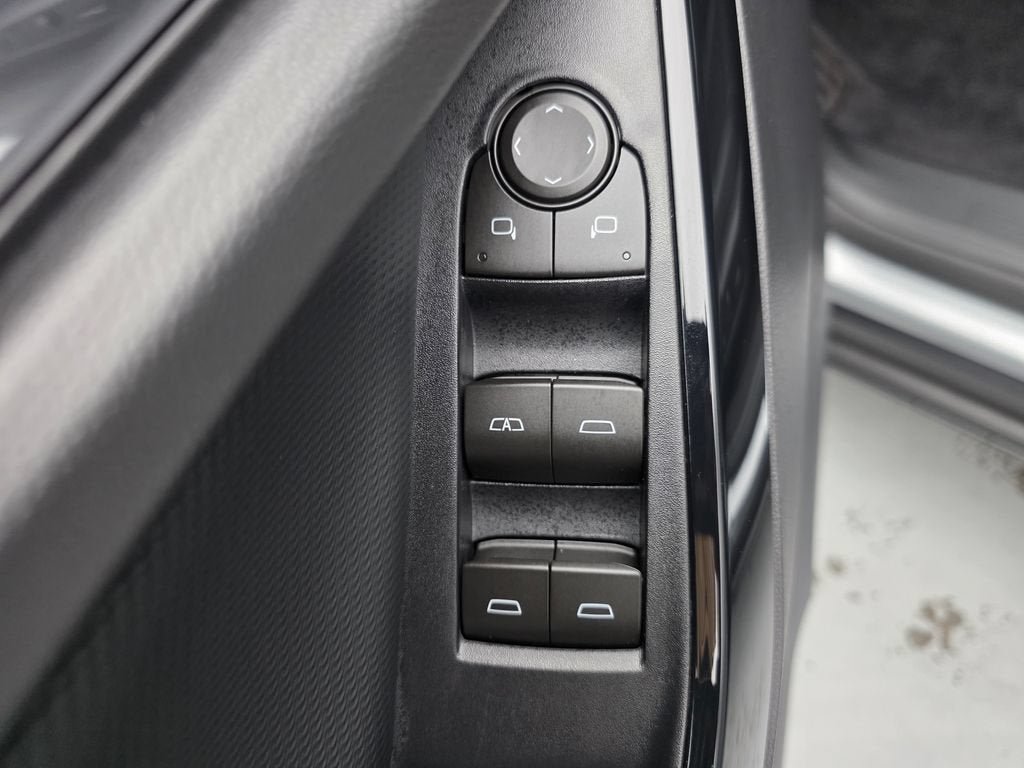 New 2026 Chevrolet Equinox LT w/ Convenience Package II AWD/4WD image 21