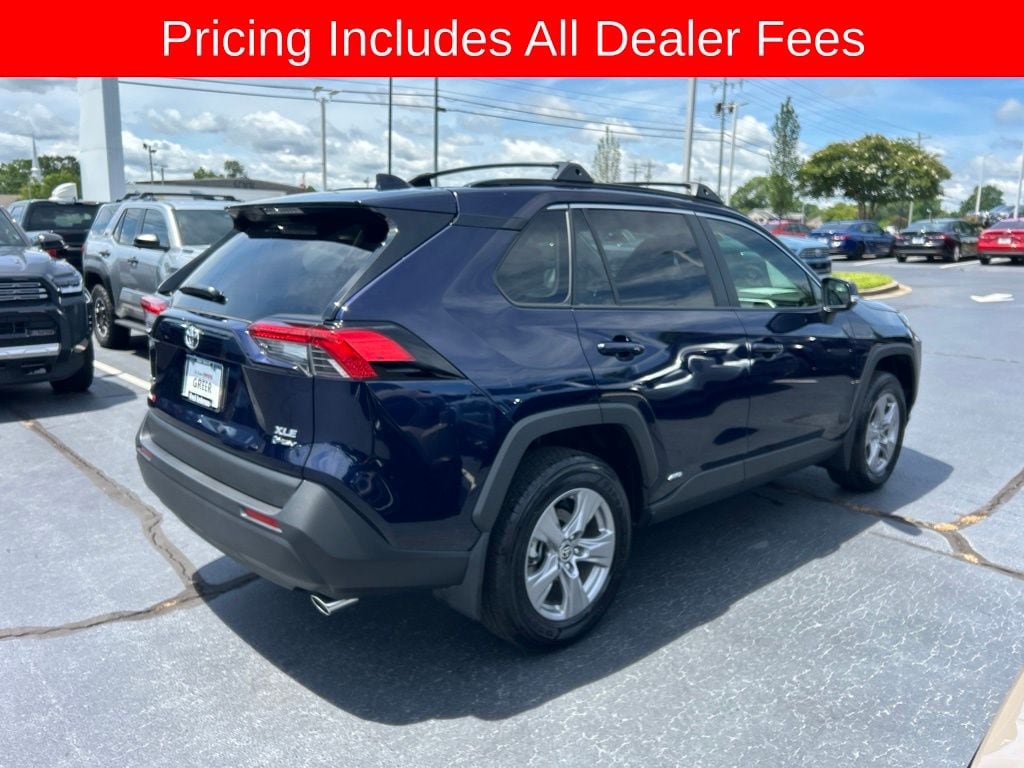 Used 2025 Toyota RAV4 XLE AWD/4WD image 18