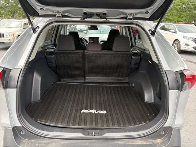 Used 2025 Toyota RAV4 LE AWD/4WD image 12