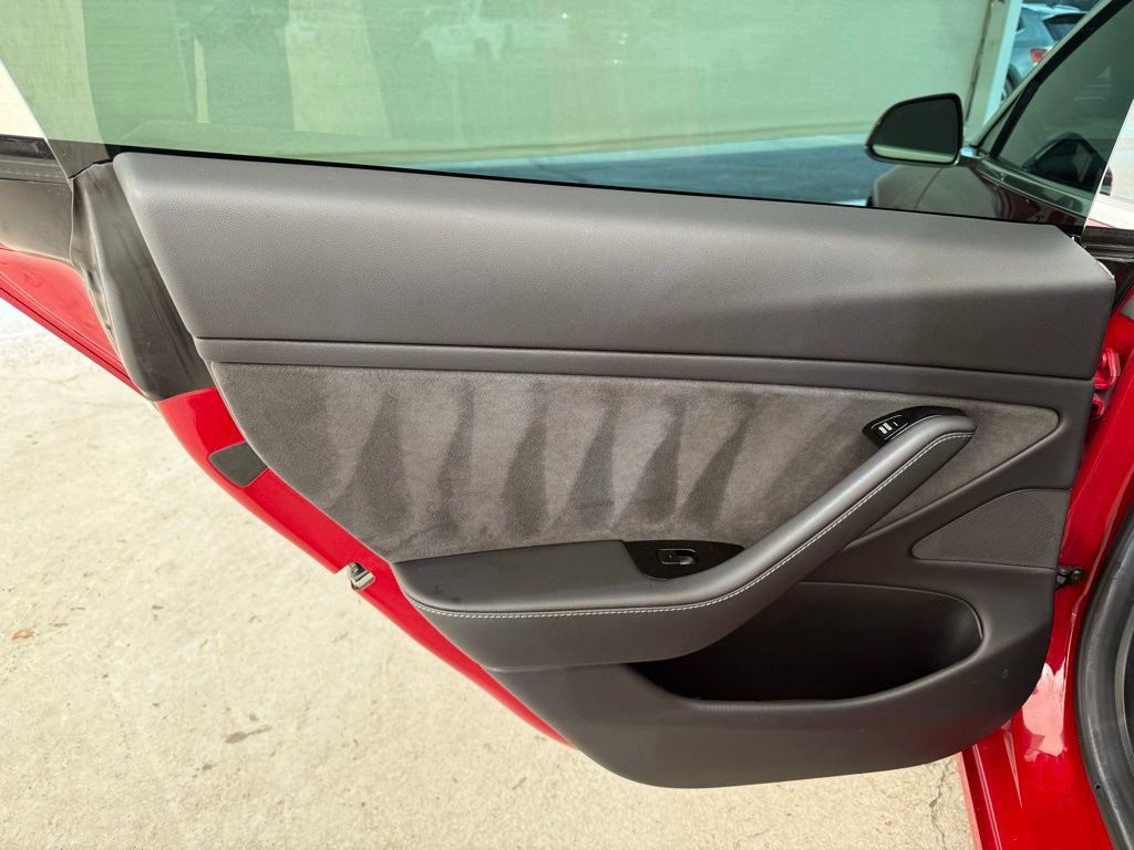 Used 2019 Tesla Model 3 Performance image 17