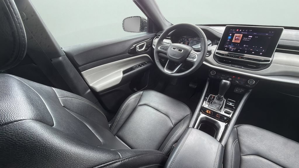 Used 2025 Jeep Compass Limited AWD/4WD image 20