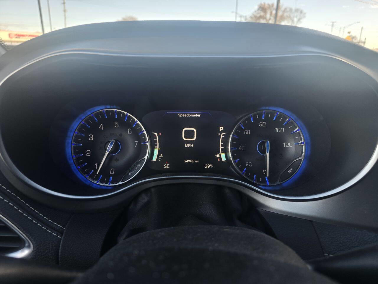 Used 2023 Chrysler Pacifica Limited w/ S Appearance Package image 13