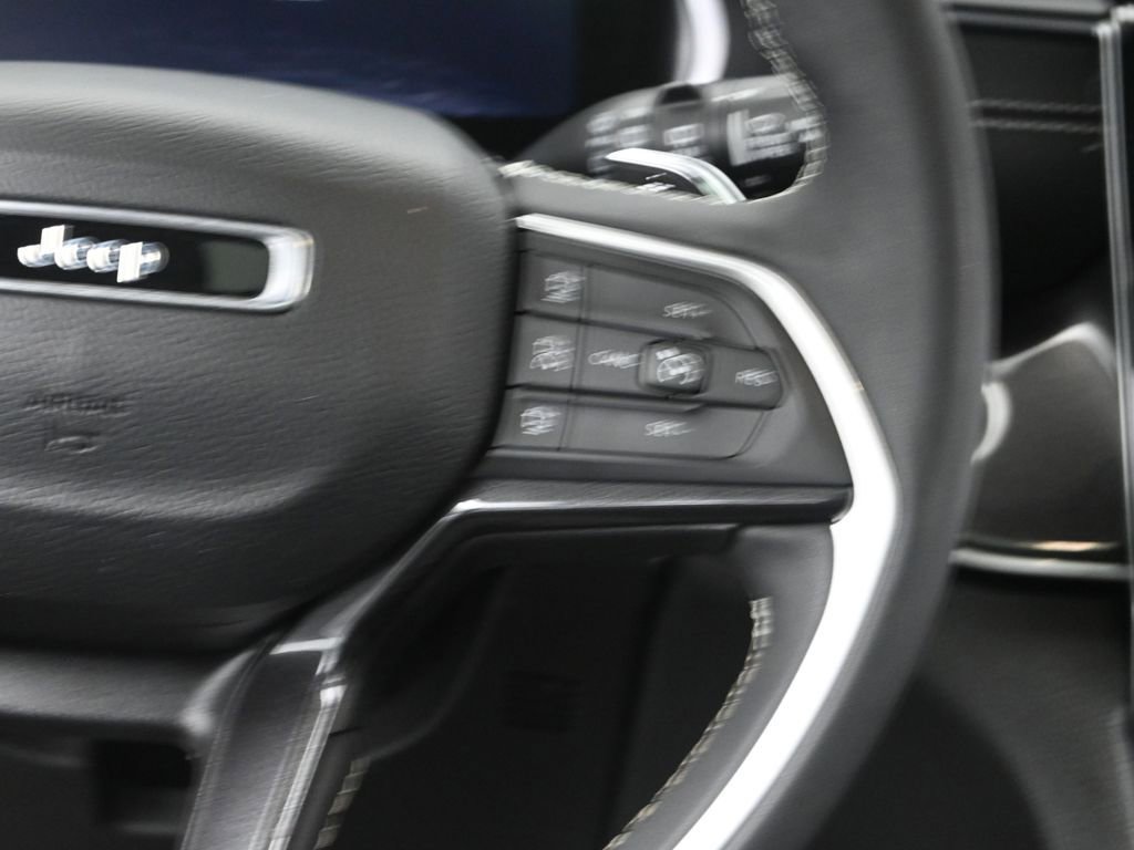 Used 2023 Jeep Grand Cherokee L Altitude image 31