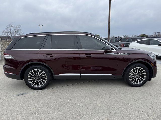 Used 2022 Lincoln Aviator Reserve w/ Equipment Group 201A AWD/4WD image 7