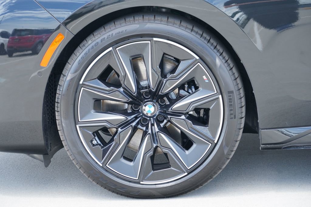 New 2026 BMW 740i w/ Luxury Rear Seating Package RWD image 5