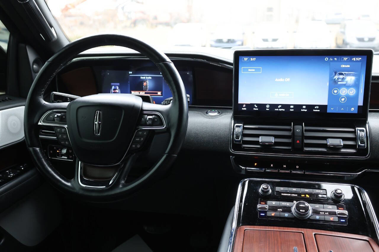 Used 2023 Lincoln Navigator Reserve image 25