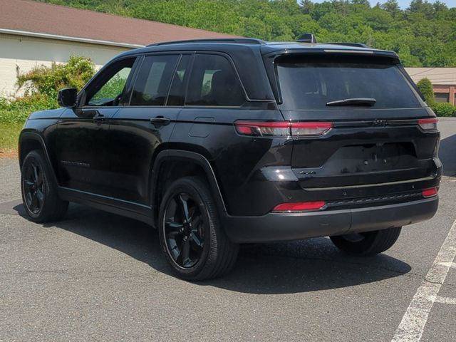 Certified 2023 Jeep Grand Cherokee Altitude AWD/4WD image 8