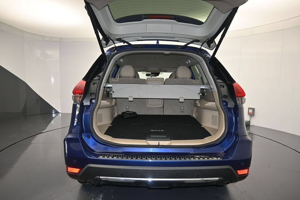 Used 2019 Nissan Rogue SV w/ Premium Package FWD image 24