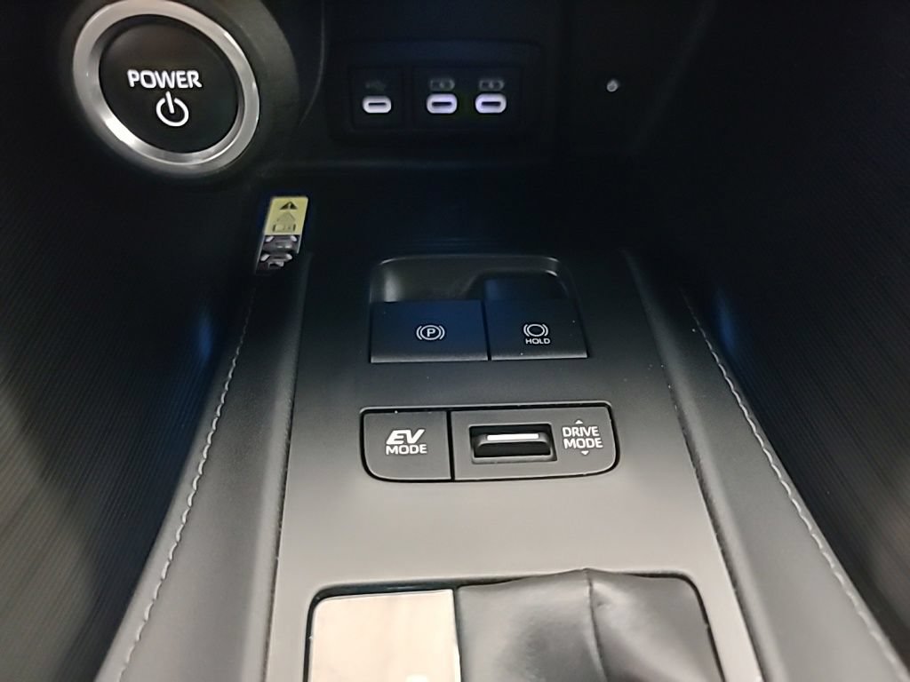 Used 2024 Toyota Venza Nightshade AWD/4WD image 38