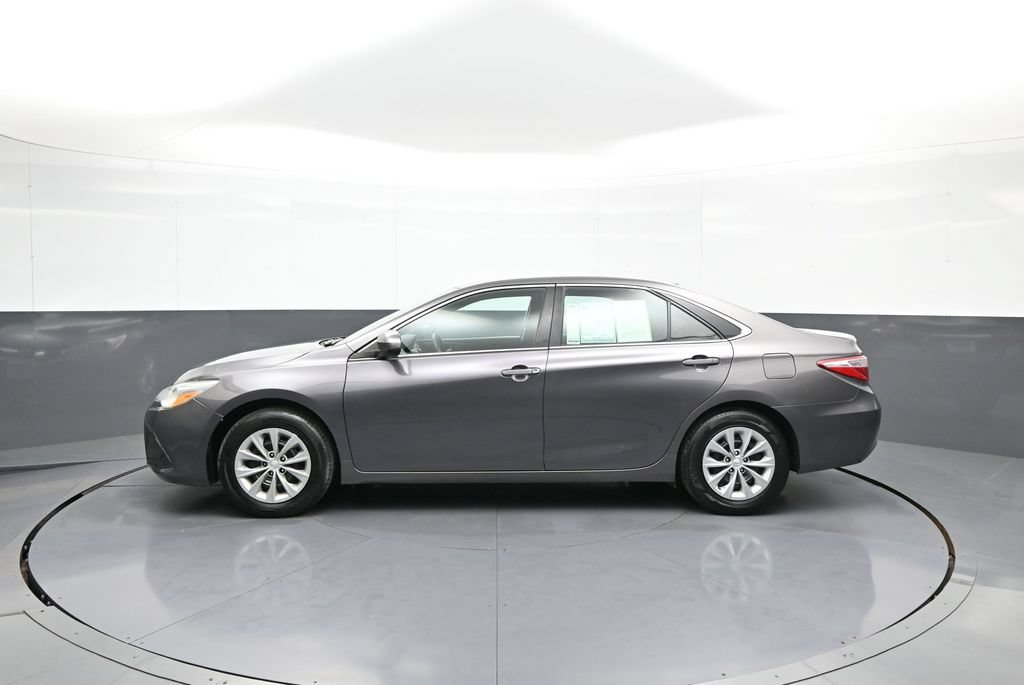 Used 2016 Toyota Camry LE FWD image 9