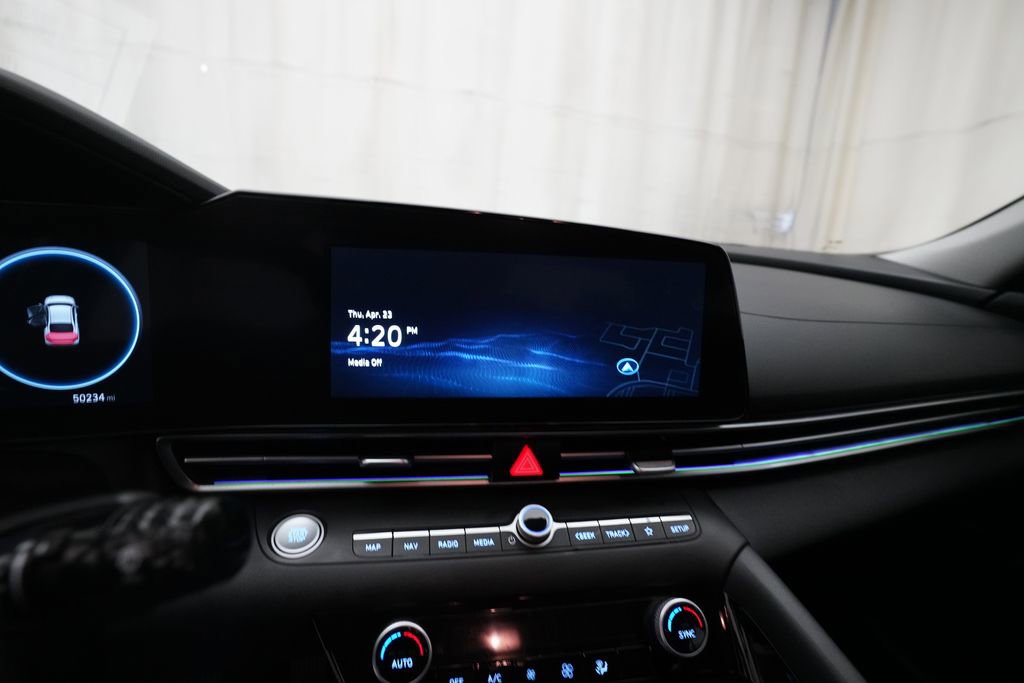 Used 2024 Hyundai Elantra Limited FWD image 6