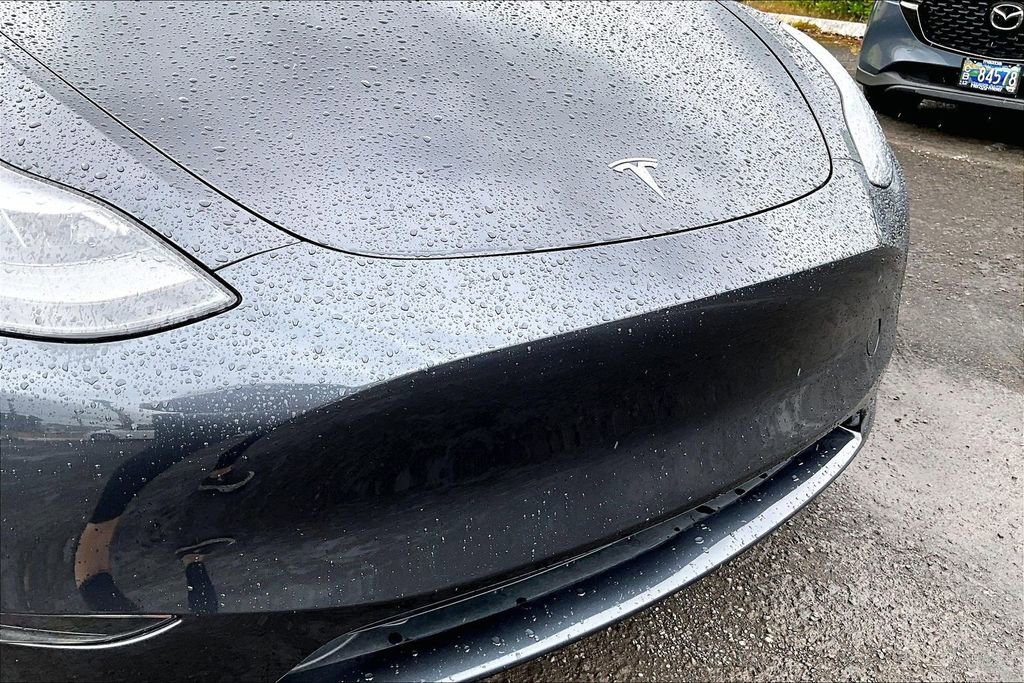 Used 2024 Tesla Model Y Long Range AWD/4WD image 31
