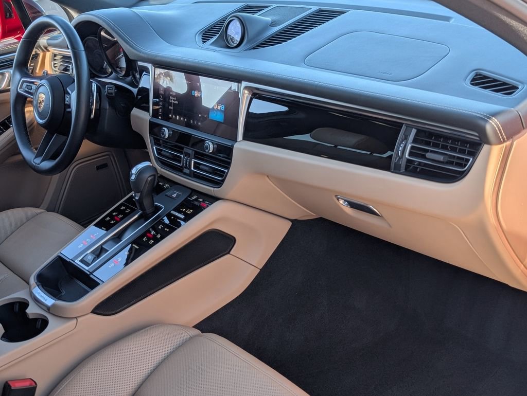 Certified 2022 Porsche Macan S image 13