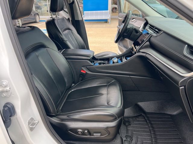 Used 2022 Jeep Grand Cherokee L Limited image 16