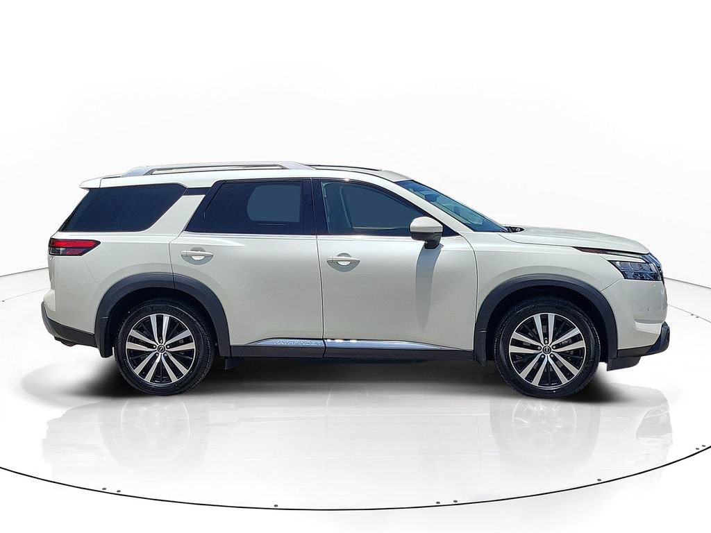 Certified 2024 Nissan Pathfinder Platinum FWD image 2