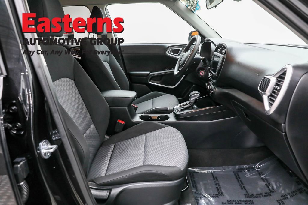 Used 2023 Kia Soul LX image 39