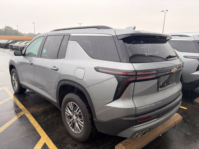 Used 2026 Chevrolet Traverse LT w/ Driver Confidence Package AWD/4WD image 3