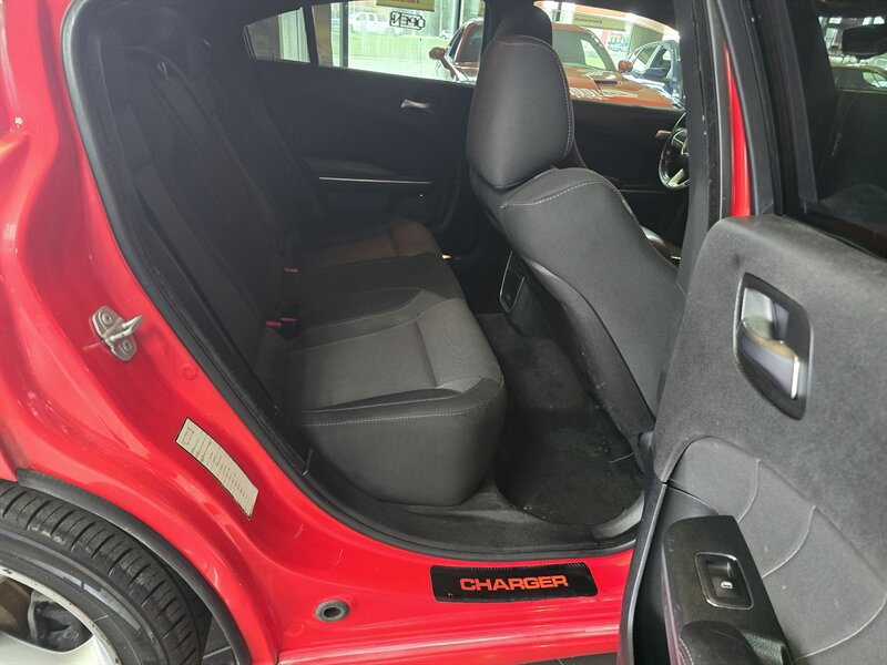 Used 2018 Dodge Charger R/T RWD image 17
