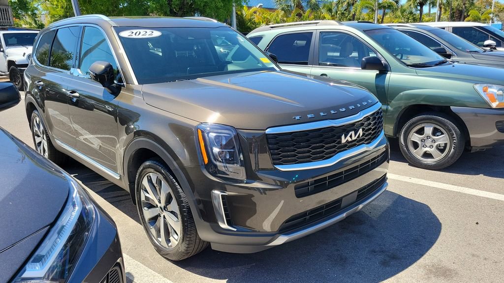 Used 2022 Kia Telluride EX w/ EX Premium Package image 12