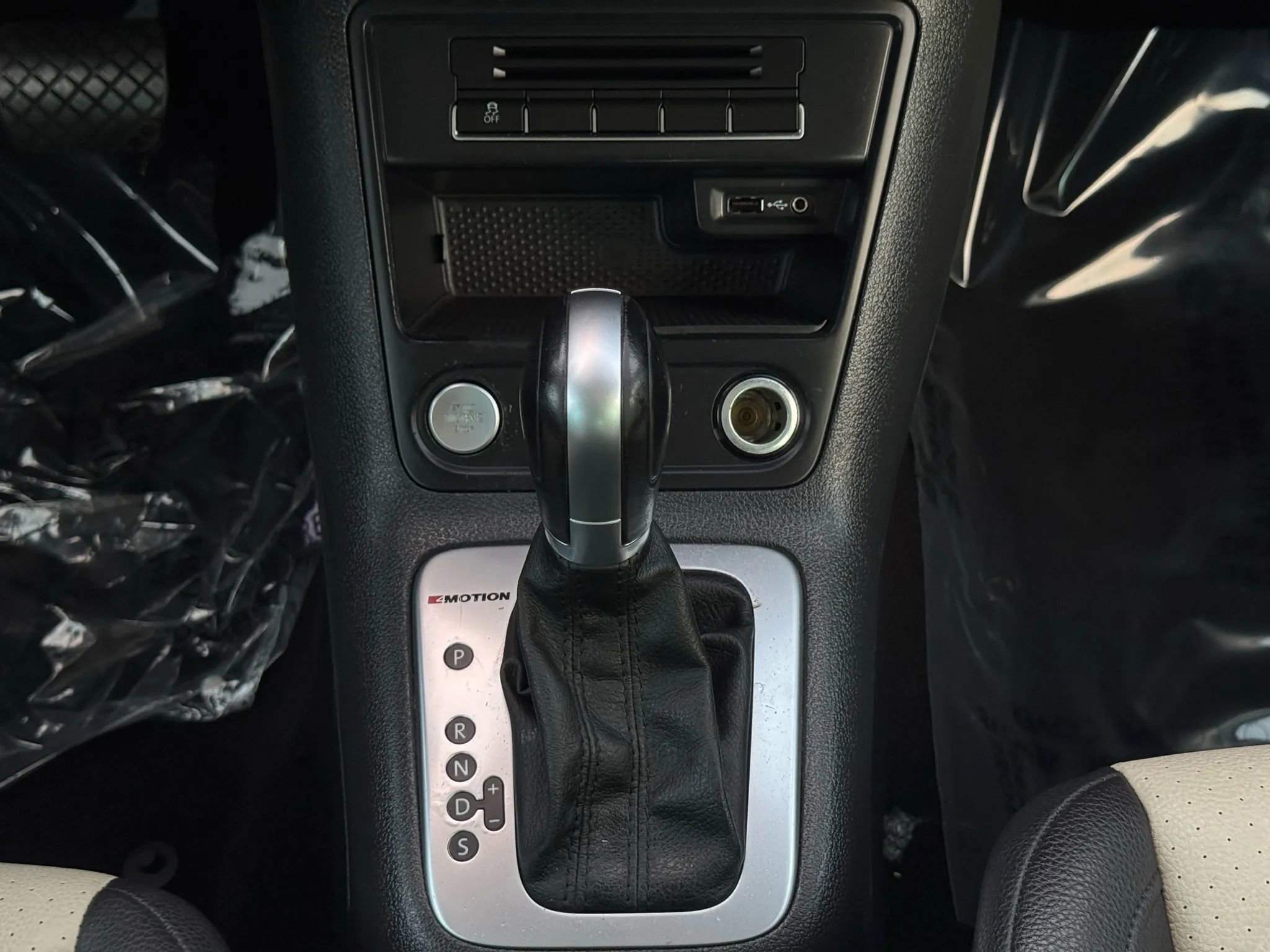 Used 2017 Volkswagen Tiguan Wolfsburg Edition image 33