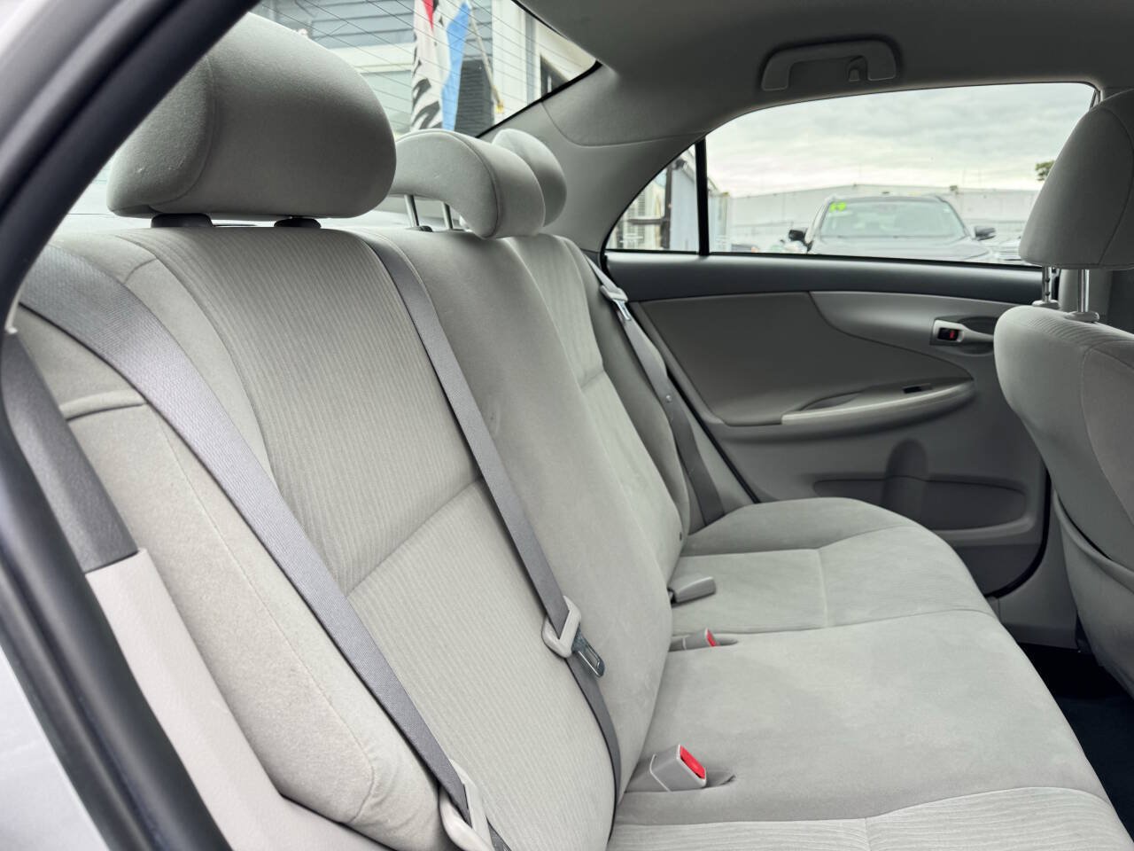 Used 2010 Toyota Corolla LE FWD image 28