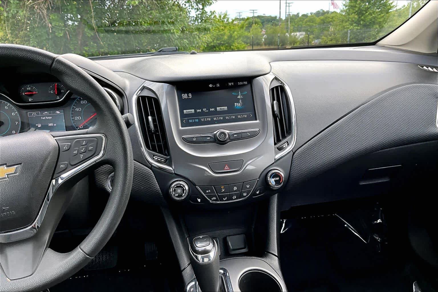 Used 2017 Chevrolet Cruze LT w/ Convenience Package FWD image 7