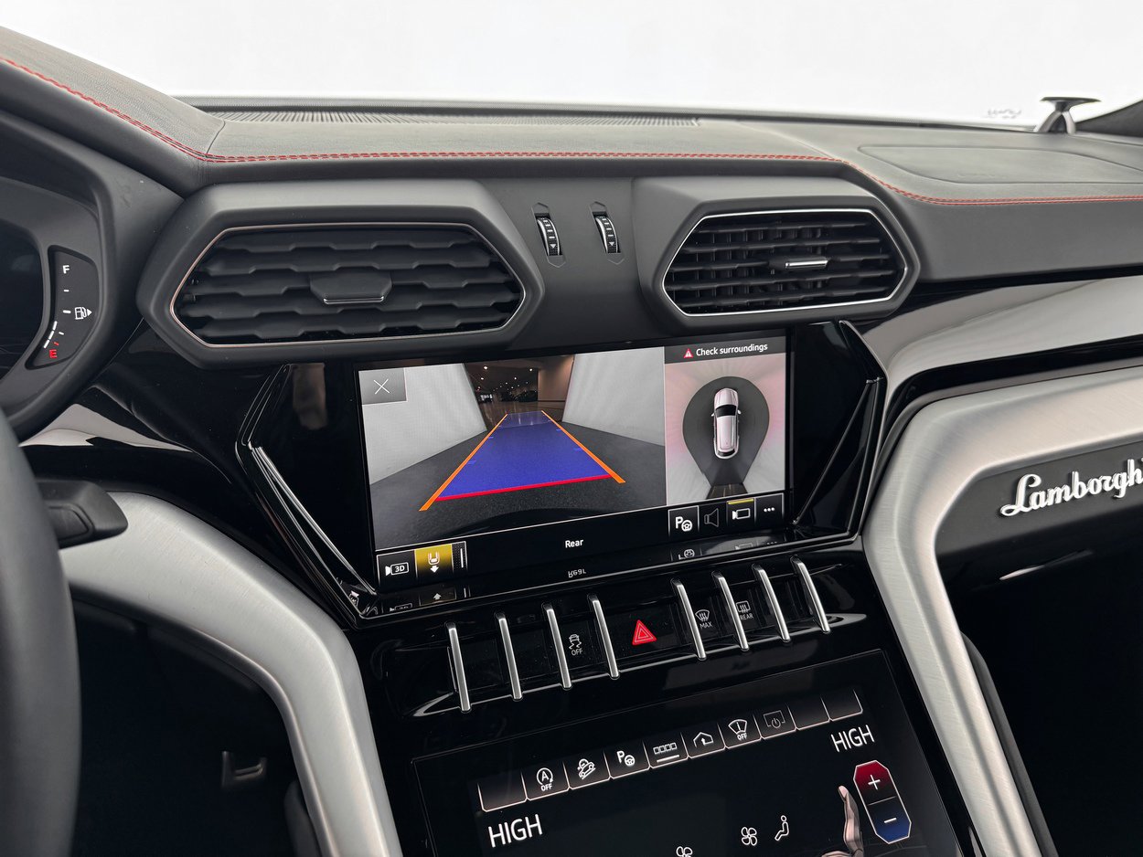 Used 2022 Lamborghini Urus image 31