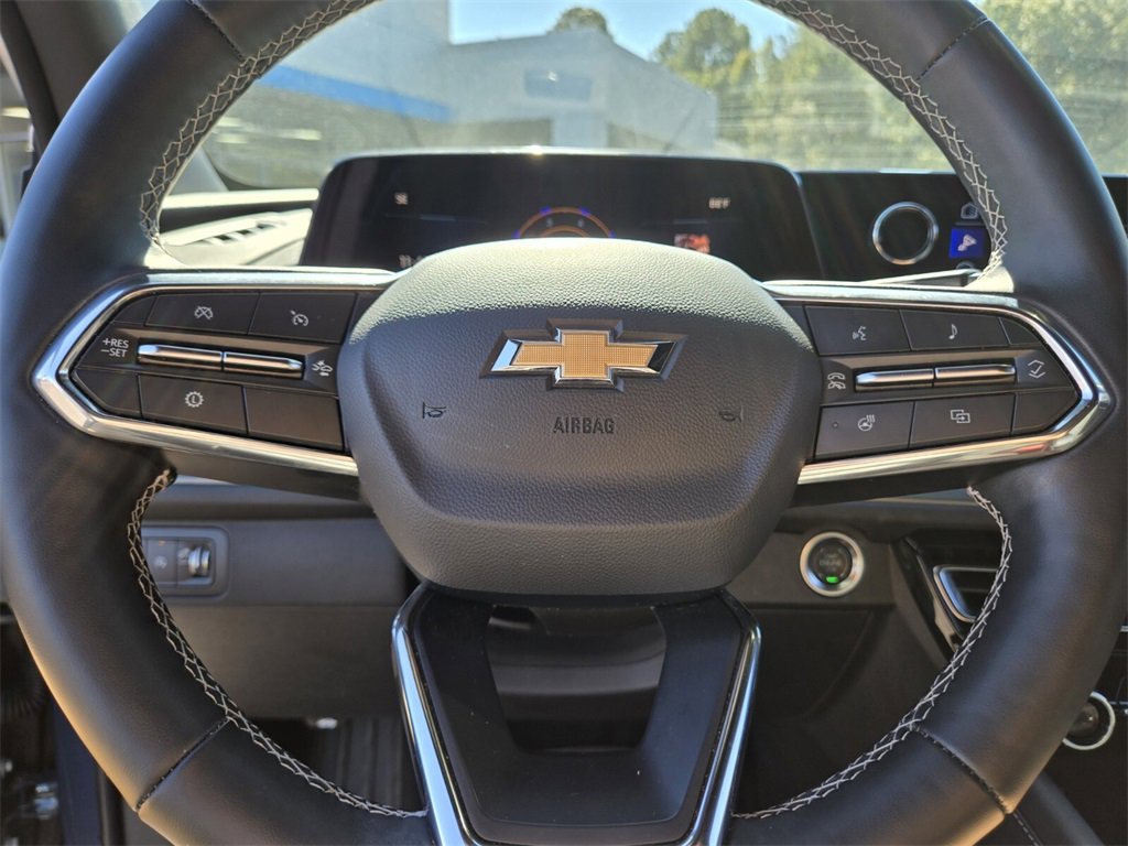 Used 2025 Chevrolet Traverse LT image 27