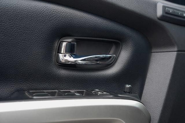 Used 2016 Nissan Titan SL AWD/4WD image 36