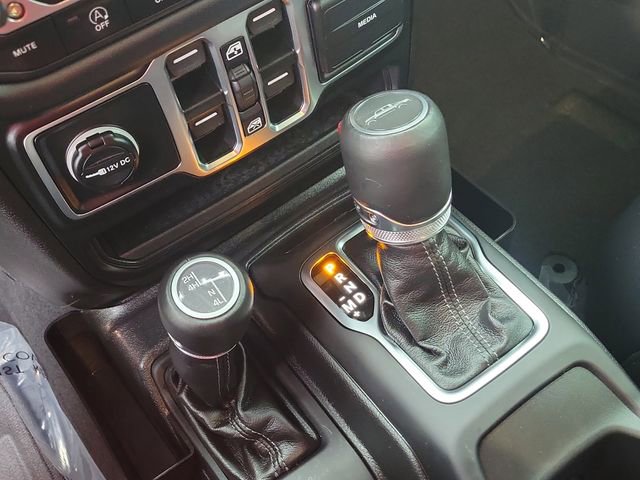 Used 2025 Jeep Gladiator Sport image 28