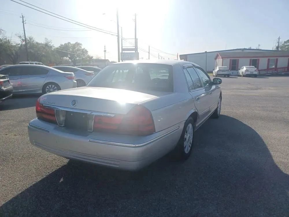 Used 2004 Mercury Grand Marquis GS RWD image 5