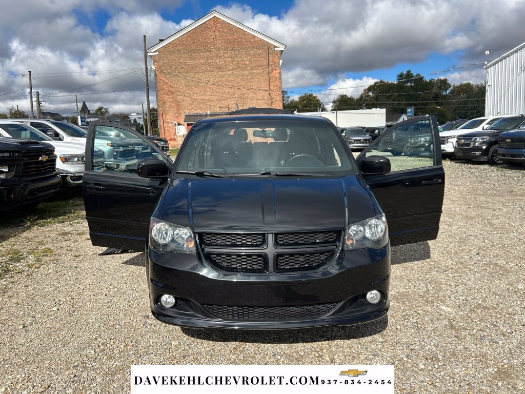 Used 2014 Dodge Grand Caravan SXT w/ UConnect Hands-Free Group FWD image 24