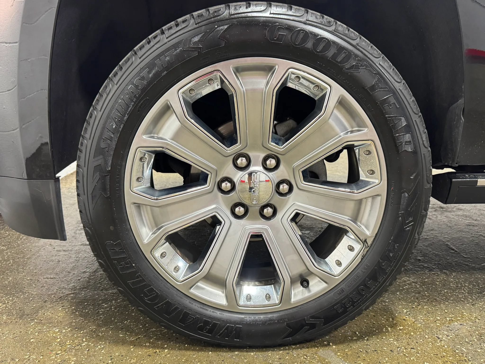 Used 2018 GMC Yukon XL Denali w/ Denali Ultimate Package AWD/4WD image 9