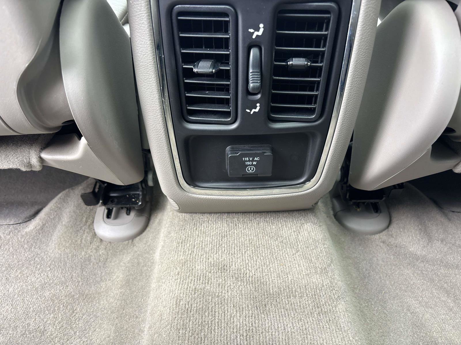 Used 2012 Jeep Grand Cherokee Laredo image 12