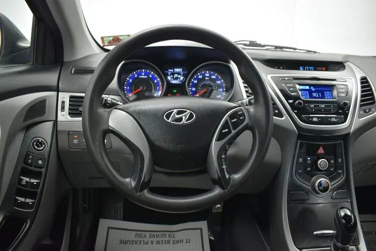 Used 2014 Hyundai Elantra SE FWD image 19