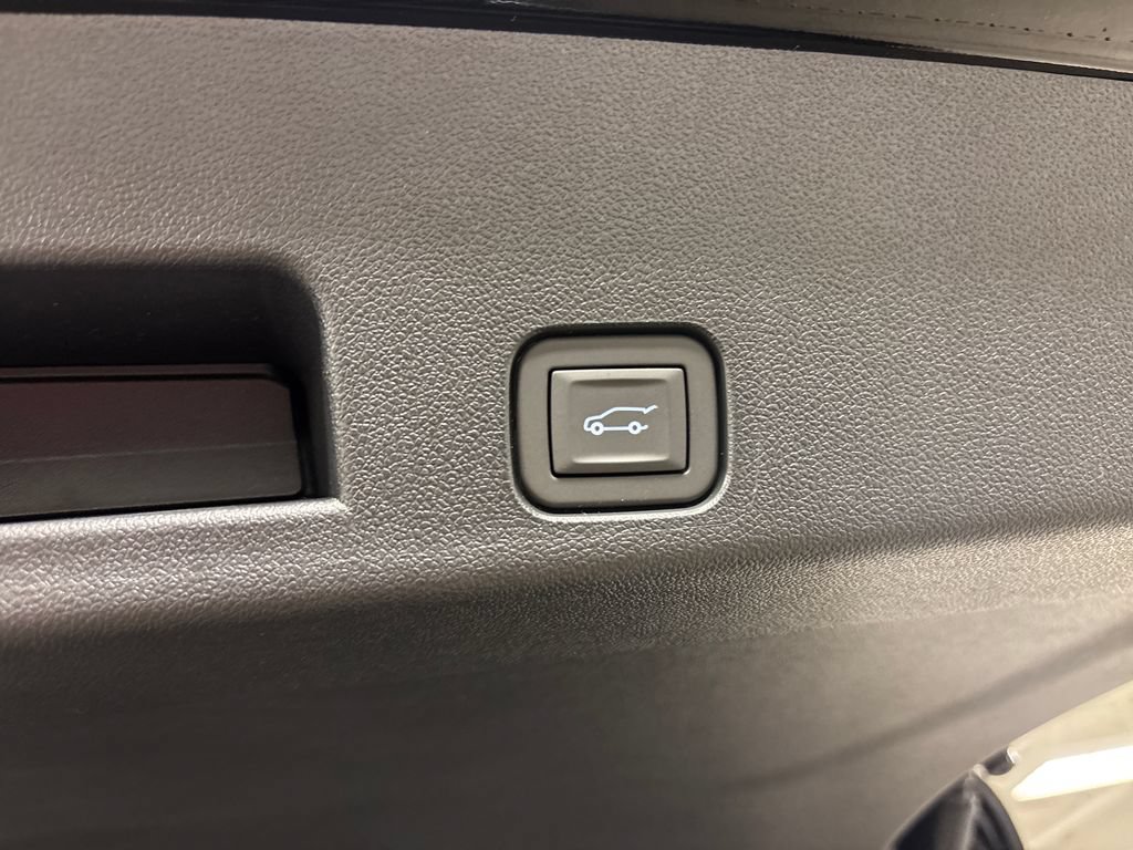 New 2026 Buick Enclave Avenir w/ Super Cruise Package FWD image 16