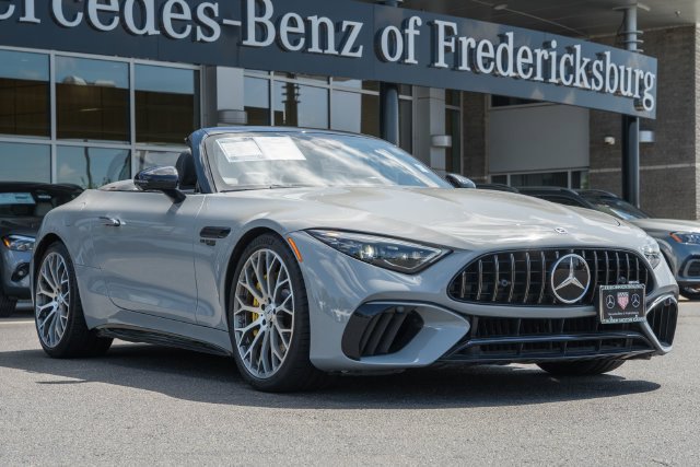 Used 2022 Mercedes-Benz SL 55 AMG 4MATIC w/ Driver Assistance Package image 5