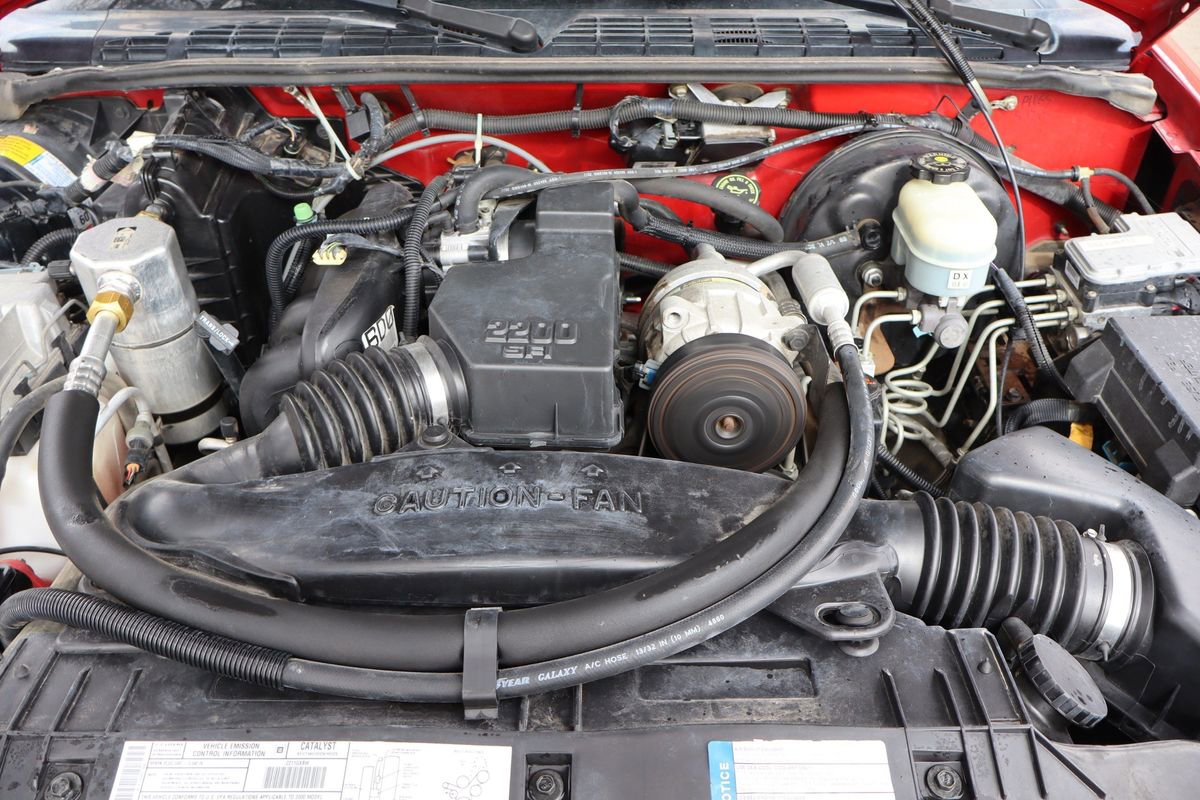 Used 2000 Chevrolet S10 Pickup LS w/ Preferred Equipment Group RWD image 28