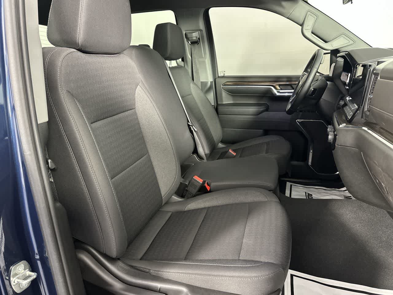 Used 2023 Chevrolet Silverado 1500 LT AWD/4WD image 19