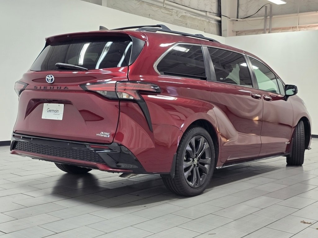 Certified 2021 Toyota Sienna XSE image 17