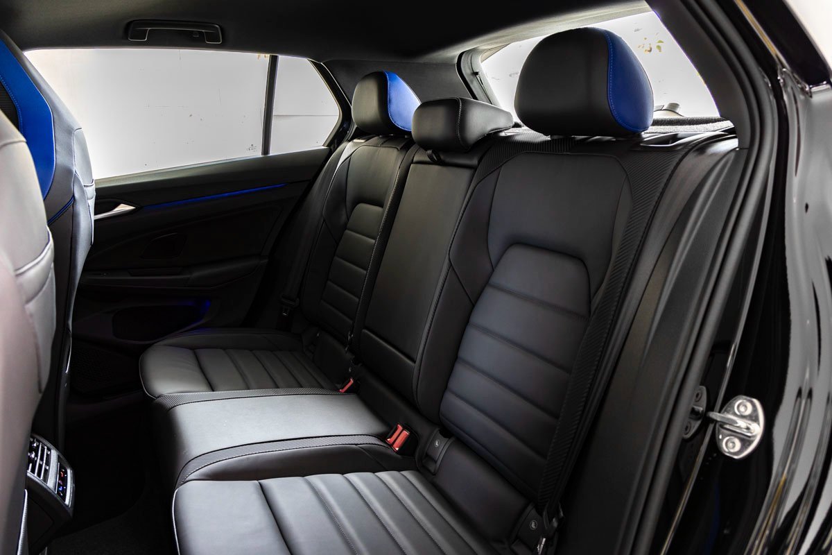 Used 2025 Volkswagen Golf R Black Edition image 21