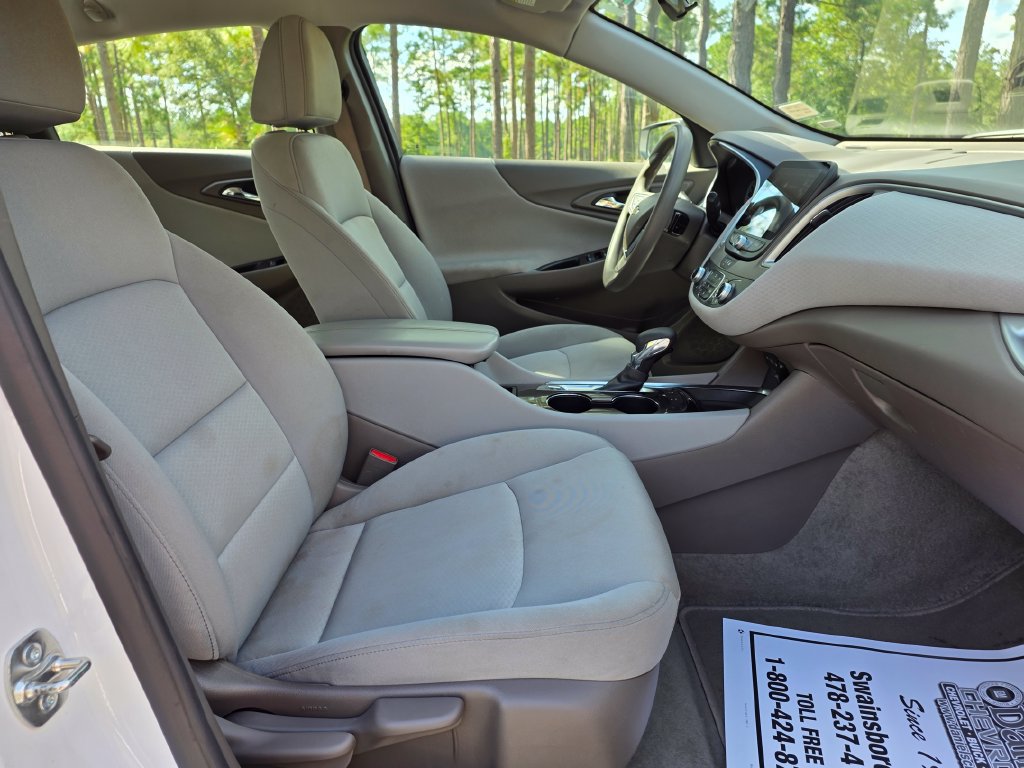 Used 2025 Chevrolet Malibu LT FWD image 23