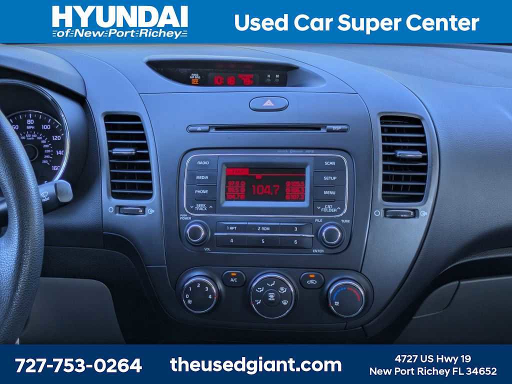 Used 2015 Kia Forte LX FWD image 17