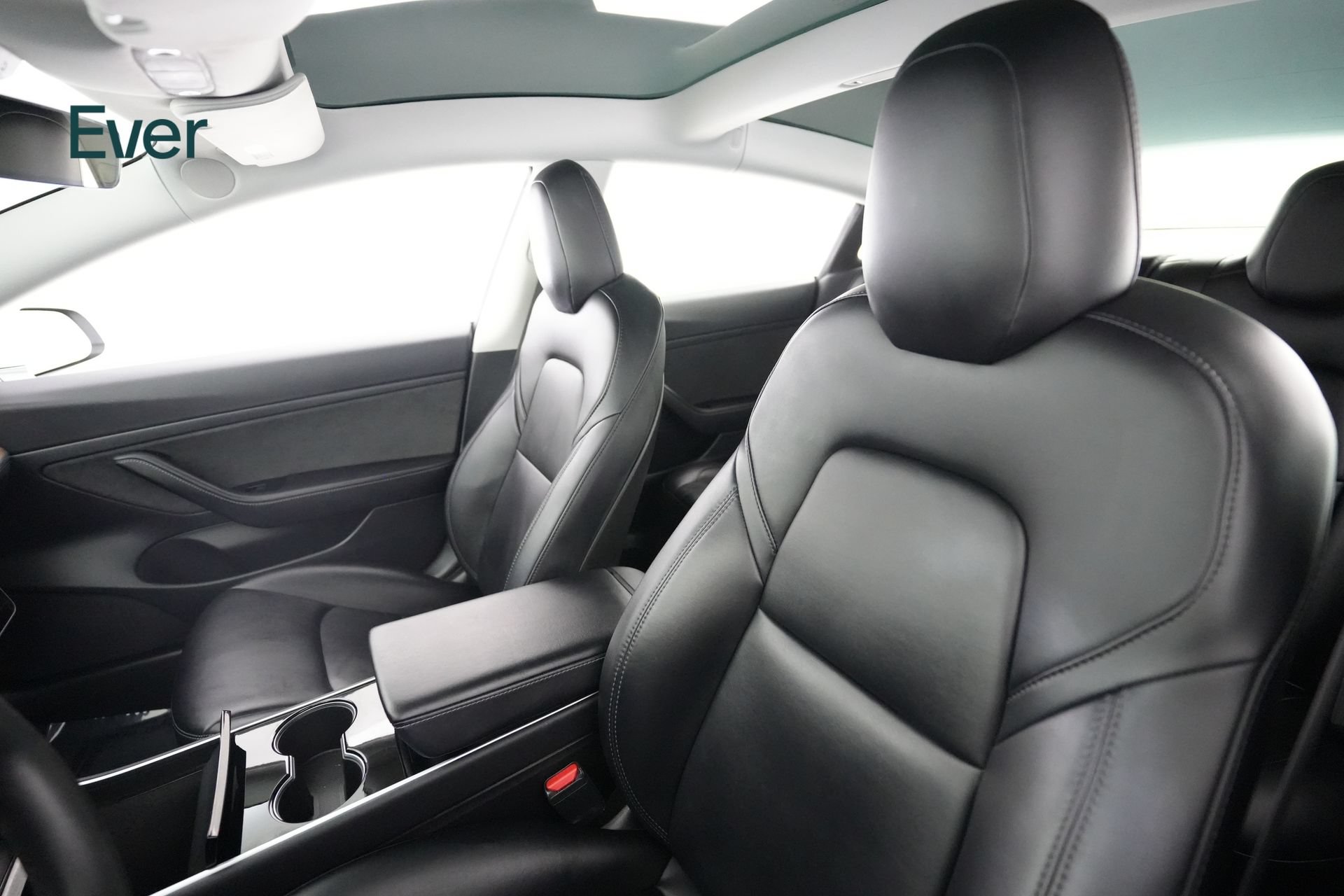 Used 2020 Tesla Model 3 Standard Range RWD image 4