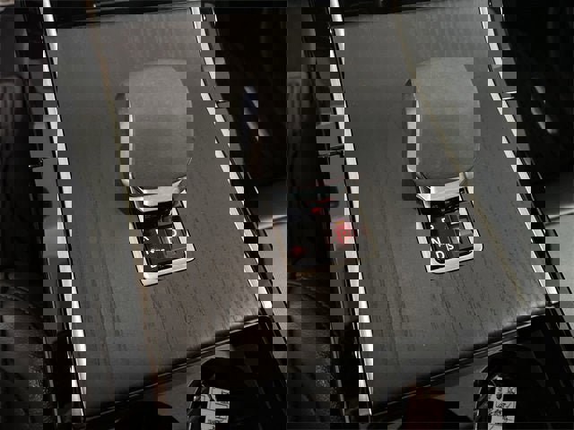 Used 2024 Land Rover Range Rover Velar Dynamic SE image 16