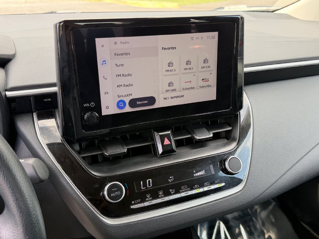 Used 2025 Toyota Corolla LE FWD image 24