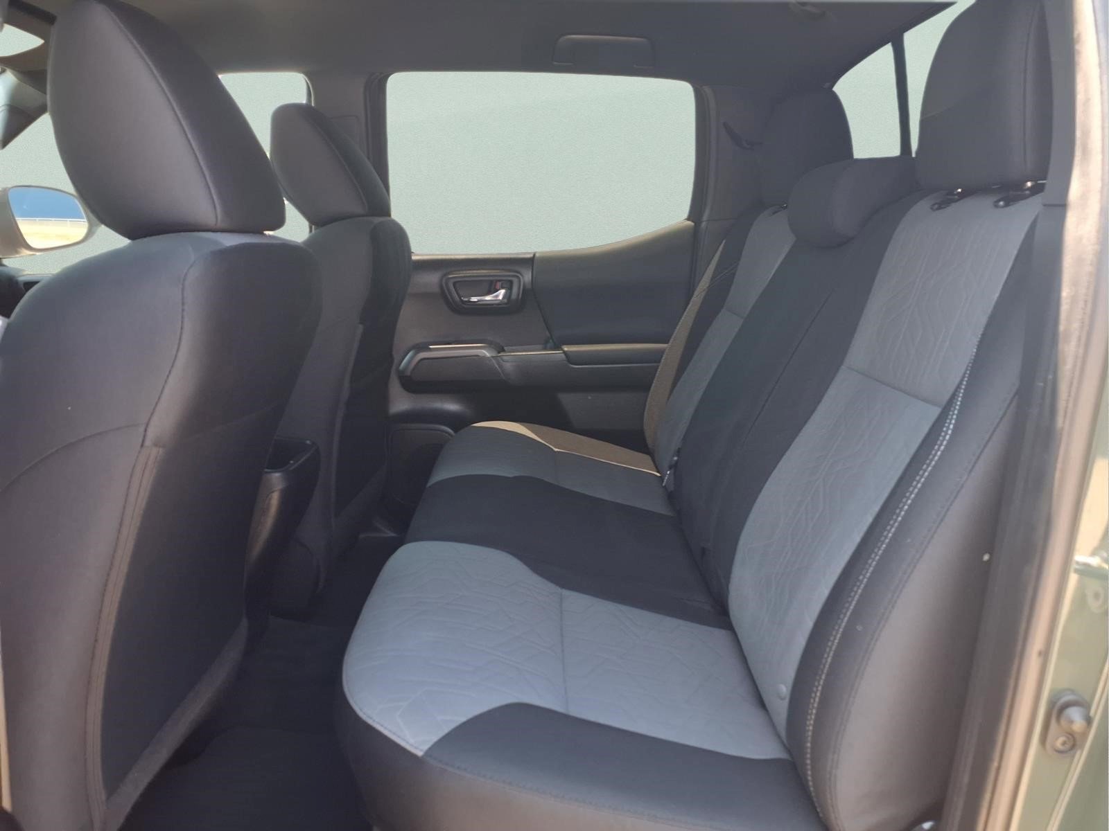 Used 2022 Toyota Tacoma TRD Sport w/ Technology Package RWD image 13